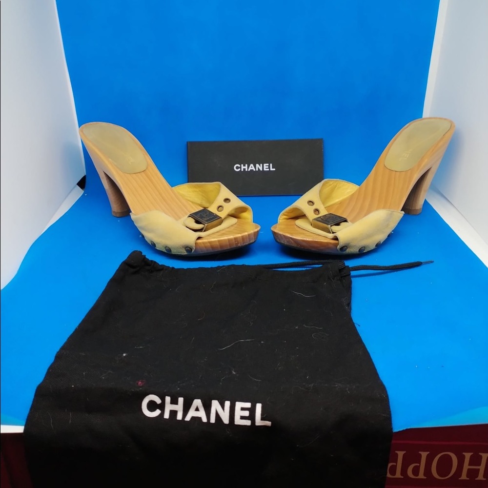CHANEL MUSTARD YELLOW MULES SUEDE LEATHER ADJ STRAP METAL‎ LOGO SZ 37 - Picture 4 of 5
